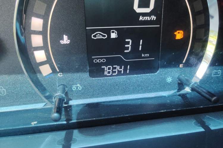 Used Roewe 350 2015 1.5L Manual Luxury Sunroof Edition Odometer Close Up