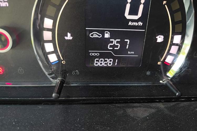 Used Roewe 350 2015 1.5L Manual Luxury Sunroof Edition Odometer Close Up