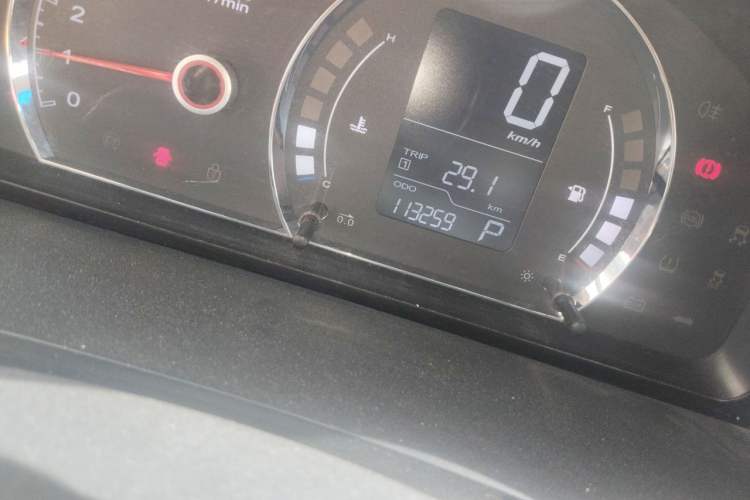 Used Roewe 350 2015 1.5L Automatic Luxury Edition Odometer Close Up