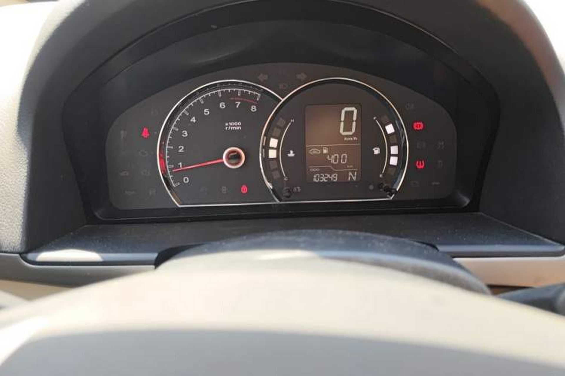 Used Roewe 350 2015 1.5L Automatic Luxury Sunroof Edition Odometer Close Up