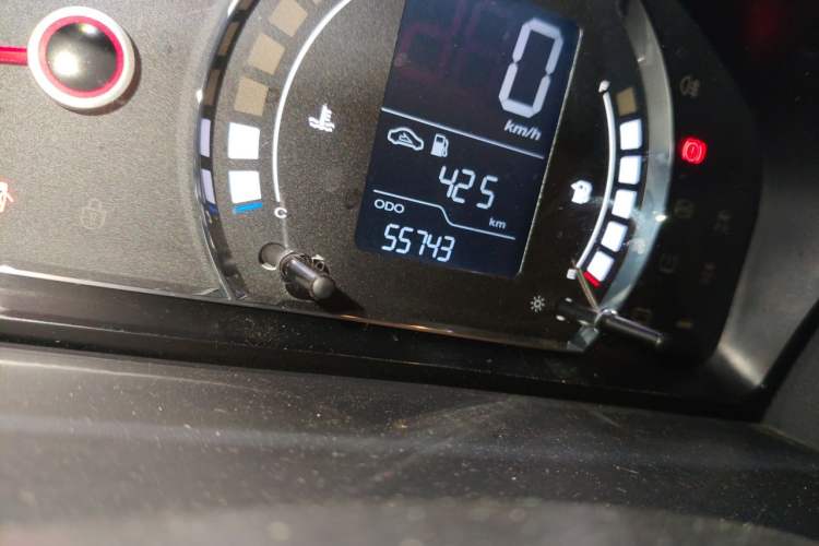 Used Roewe 350 2015 1.5L Manual Luxury Sunroof Edition Odometer Close Up