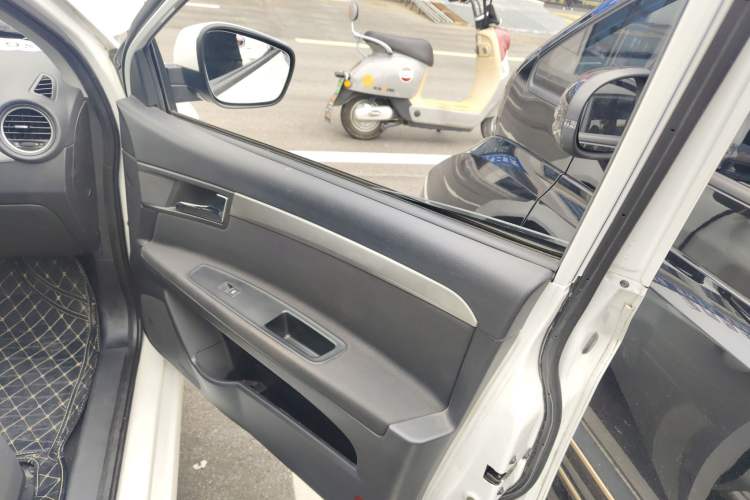 Used Roewe 350 2015 1.5L Manual Luxury Sunroof Edition Right Front Door Interior