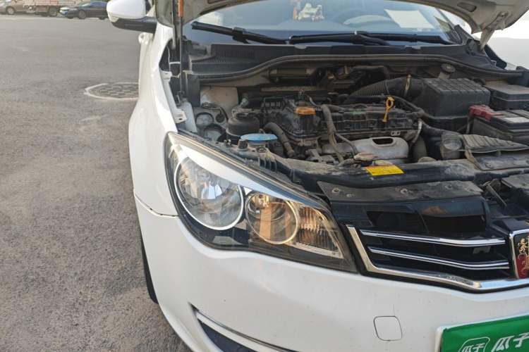 Used Roewe 350 2015 1.5L Manual Luxury Sunroof Edition Right Front Headlight