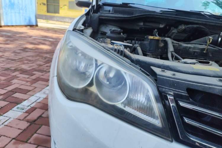 Used Roewe 350 2015 1.5L Manual Luxury Sunroof Edition Right Front Headlight