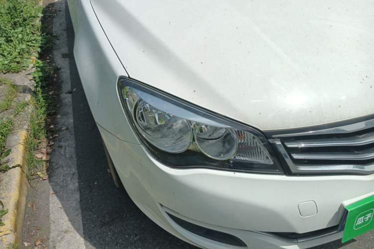 Used Roewe 350 2015 1.5L Manual Luxury Sunroof Edition Right Front Headlight