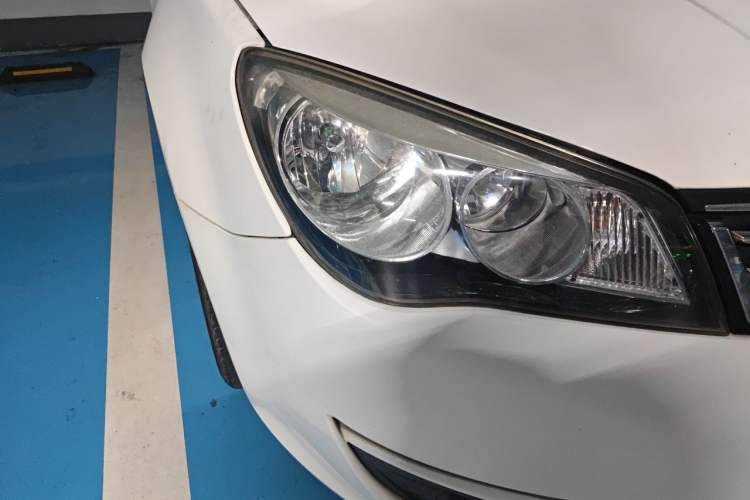 Used Roewe 350 2015 1.5L Automatic Luxury Sunroof Edition Right Front Headlight