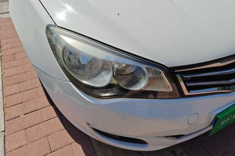 Used Roewe 350 2015 1.5L Automatic Luxury Sunroof Edition Right Front Headlight