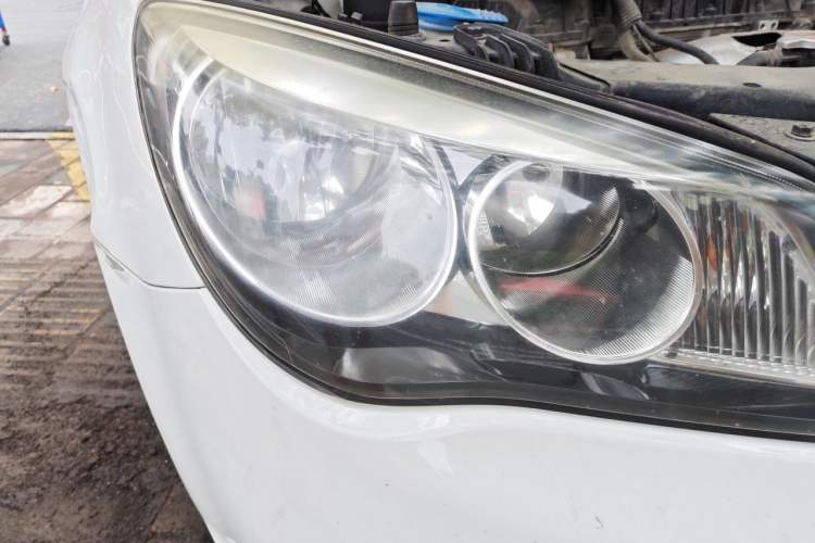 Used Roewe 350 2015 1.5L Automatic Luxury Sunroof Edition Right Front Headlight