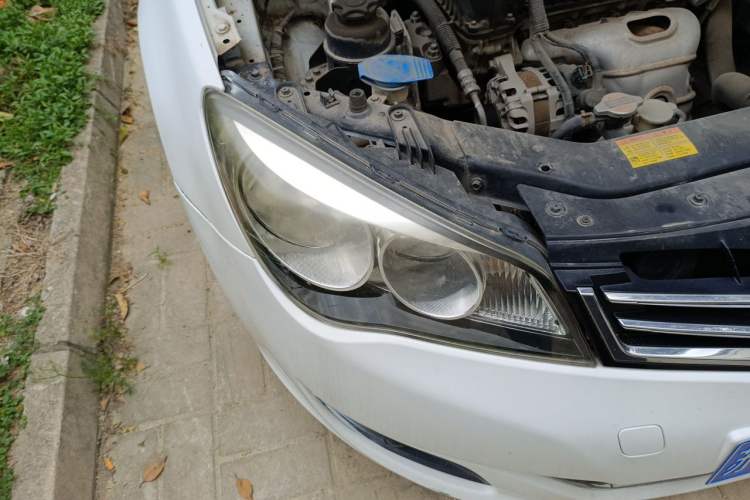 Used Roewe 350 2015 1.5L Automatic Luxury Sunroof Edition Right Front Headlight