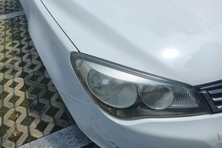 Used Roewe 350 2015 1.5L Automatic Luxury Sunroof Edition Right Front Headlight