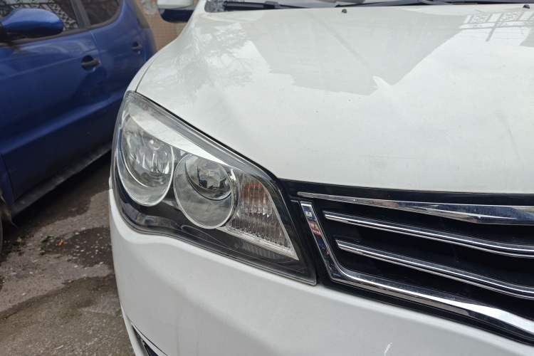 Used Roewe 350 2015 1.5L Automatic Luxury Sunroof Edition Right Front Headlight