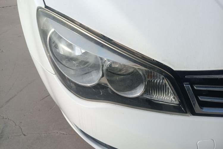 Used Roewe 350 2015 1.5L Manual Luxury Sunroof Edition Right Front Headlight