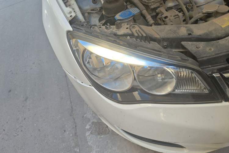 Used Roewe 350 2015 1.5L Manual Luxury Sunroof Edition Right Front Headlight