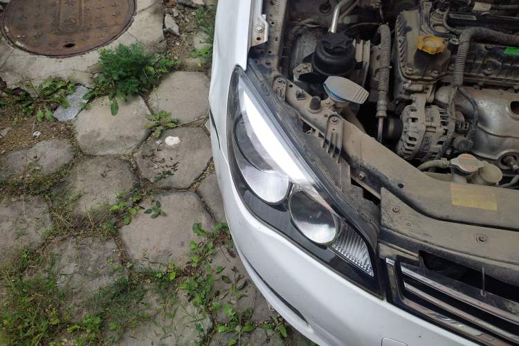 Used Roewe 350 2015 1.5L Automatic Luxury Sunroof Edition Right Front Headlight