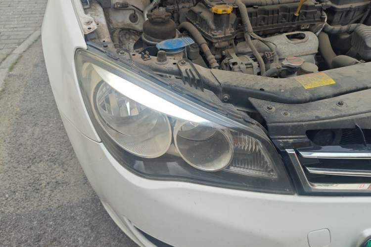 Used Roewe 350 2015 1.5L Manual Luxury Sunroof Edition Right Front Headlight