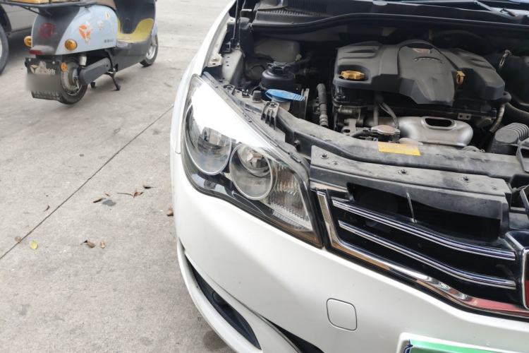 Used Roewe 350 2015 1.5L Manual Luxury Sunroof Edition Right Front Headlight