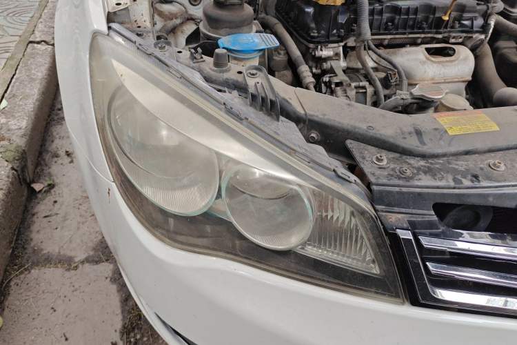 Used Roewe 350 2015 1.5L Automatic Luxury Sunroof Edition Right Front Headlight