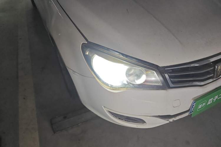 Used Roewe 350 2015 1.5L Automatic Luxury Sunroof Edition Right Front Headlight