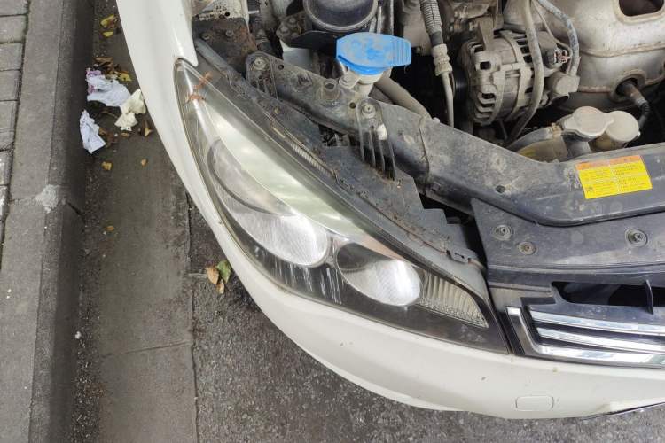 Used Roewe 350 2015 1.5L Manual Luxury Sunroof Edition Right Front Headlight