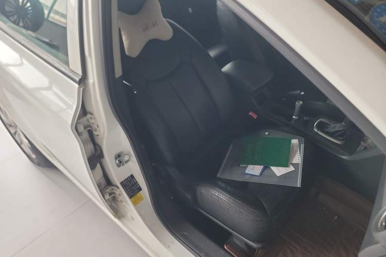 Used Roewe 350 2015 1.5L Automatic Luxury Sunroof Edition Right Front Seat