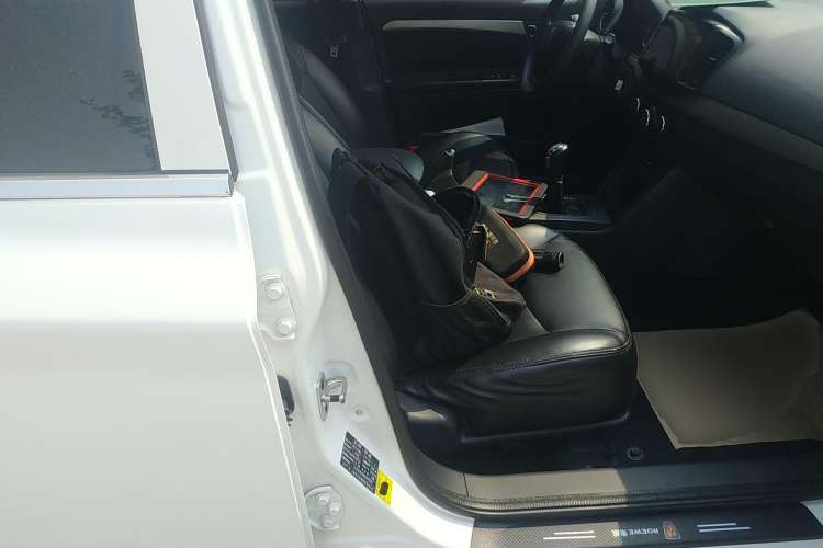 Used Roewe 350 2015 1.5L Manual Luxury Sunroof Edition Right Front Seat