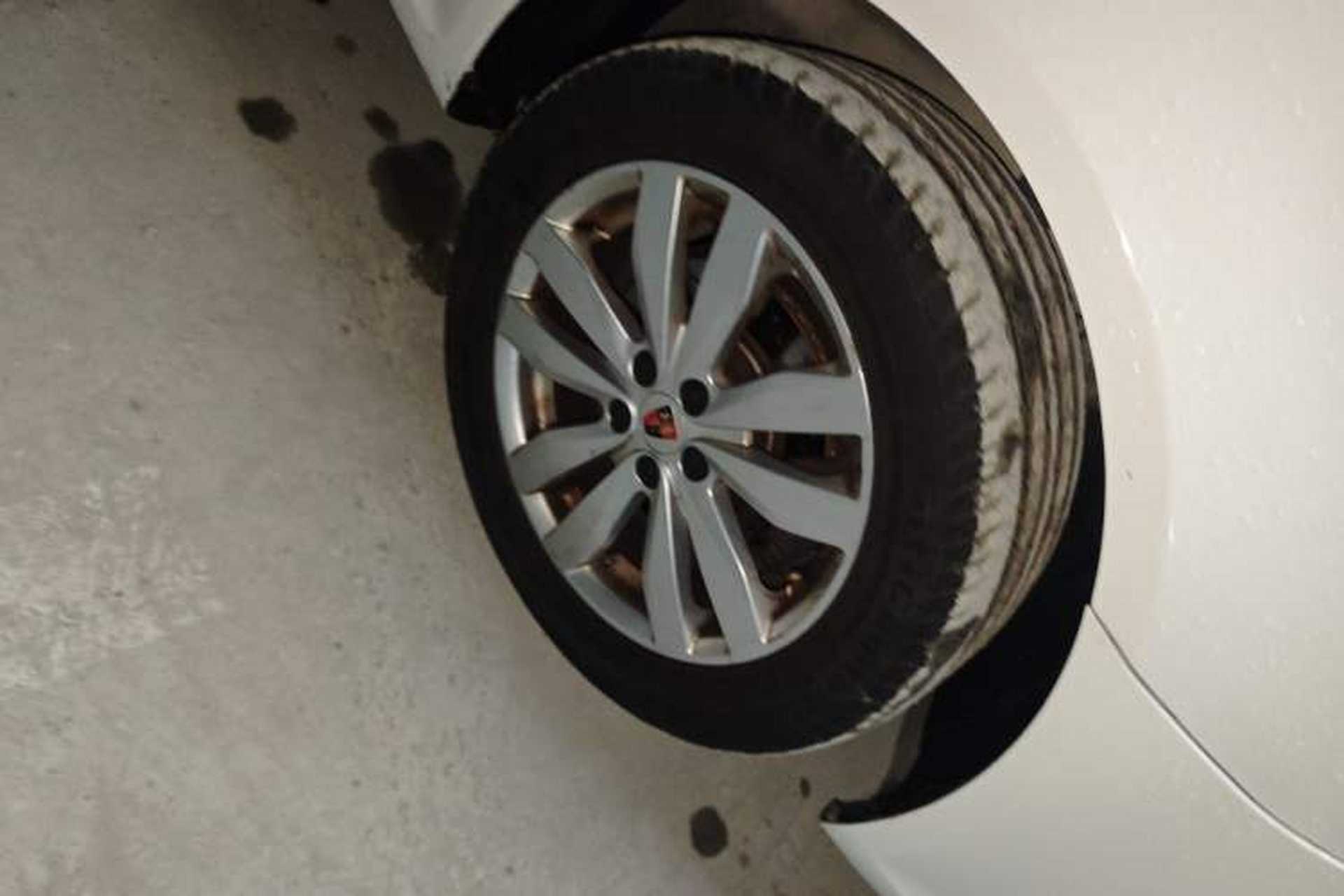Used Roewe 350 2015 1.5L Automatic Luxury Sunroof Edition Right Front Wheel Hub