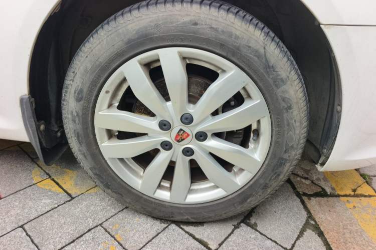 Used Roewe 350 2015 1.5L Automatic Luxury Sunroof Edition Right Front Wheel Hub