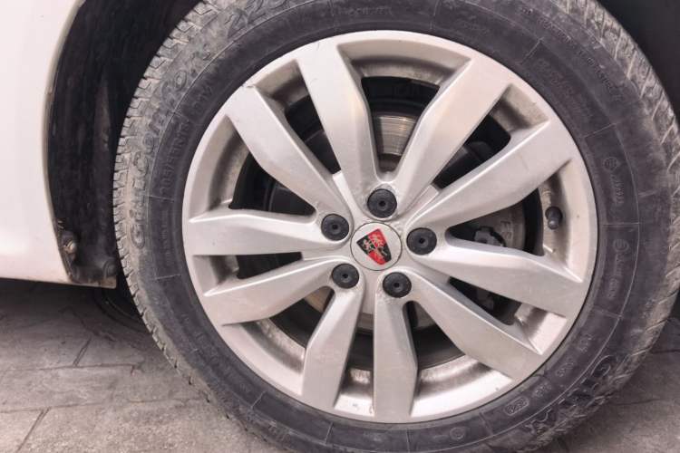 Used Roewe 350 2015 1.5L Manual Luxury Sunroof Edition Right Front Wheel Hub