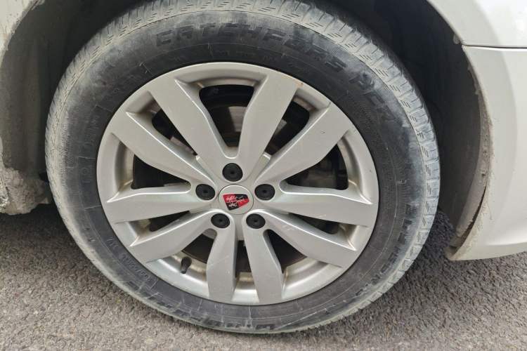 Used Roewe 350 2015 1.5L Manual Luxury Sunroof Edition Right Front Wheel Hub