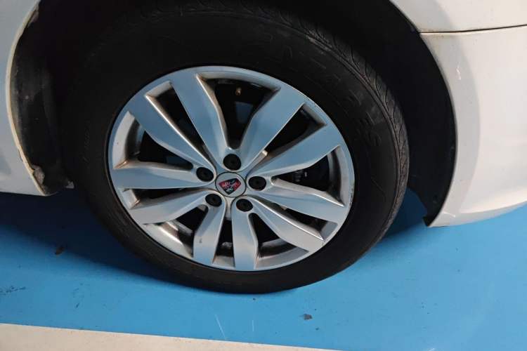 Used Roewe 350 2015 1.5L Automatic Luxury Sunroof Edition Right Front Wheel Hub
