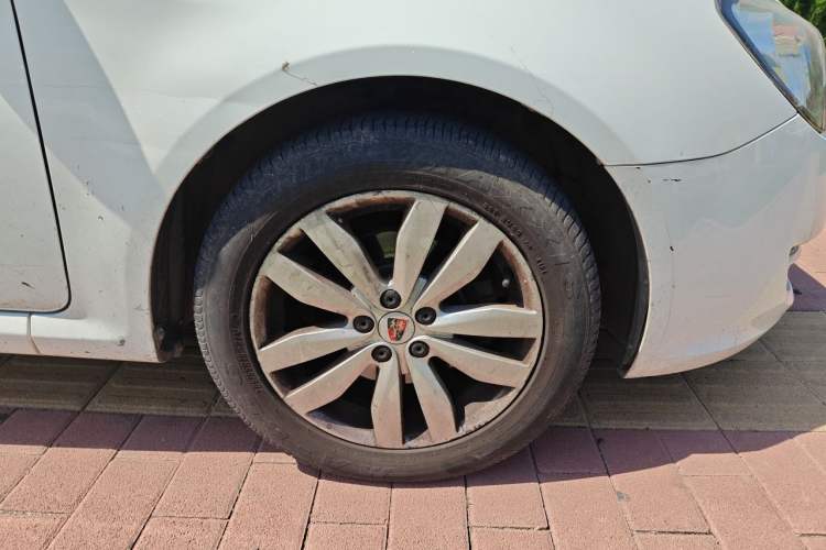 Used Roewe 350 2015 1.5L Automatic Luxury Sunroof Edition Right Front Wheel Hub