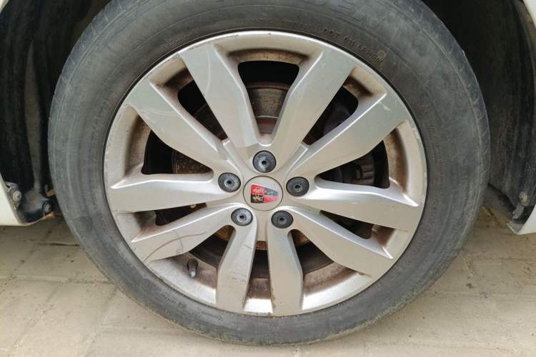 Used Roewe 350 2015 1.5L Automatic Luxury Sunroof Edition Right Front Wheel Hub