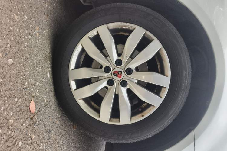 Used Roewe 350 2015 1.5L Automatic Luxury Sunroof Edition Right Front Wheel Hub