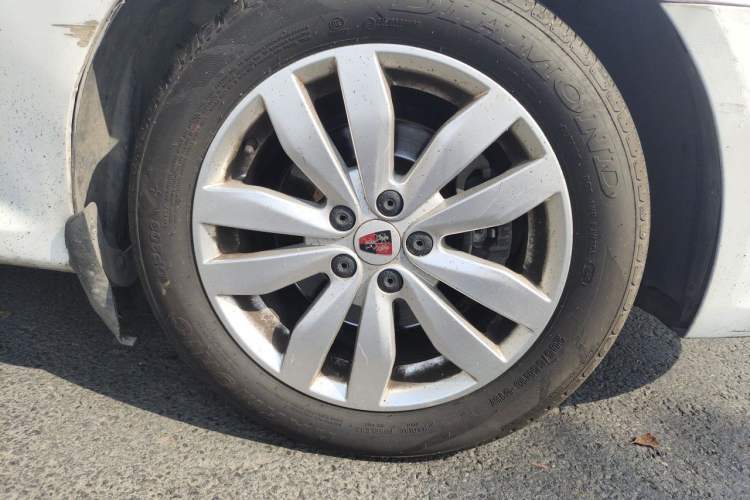 Used Roewe 350 2015 1.5L Automatic Luxury Sunroof Edition Right Front Wheel Hub