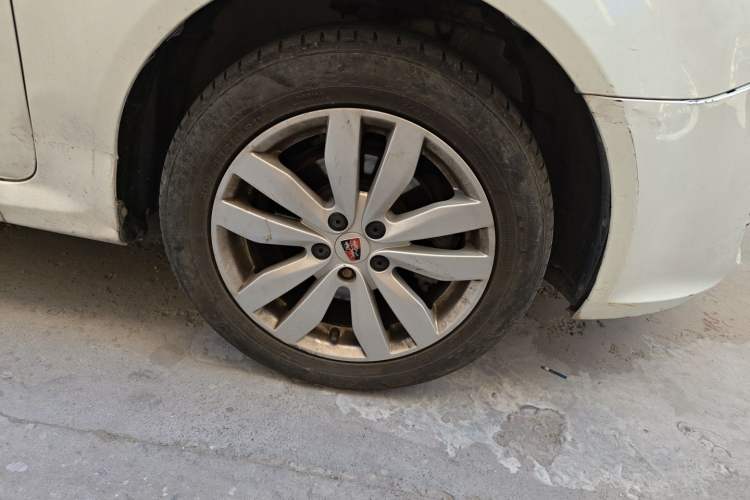 Used Roewe 350 2015 1.5L Manual Luxury Sunroof Edition Right Front Wheel Hub