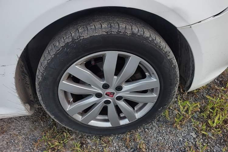 Used Roewe 350 2015 1.5L Automatic Luxury Sunroof Edition Right Front Wheel Hub