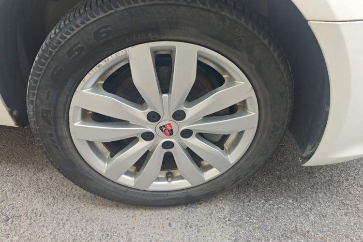 Used Roewe 350 2015 1.5L Manual Luxury Sunroof Edition Right Front Wheel Hub