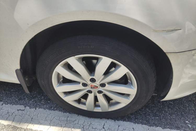 Used Roewe 350 2015 1.5L Manual Luxury Sunroof Edition Right Front Wheel Hub