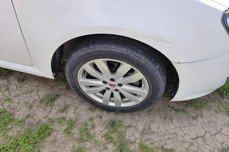 Used Roewe 350 2015 1.5L Manual Luxury Sunroof Edition Right Front Wheel Hub