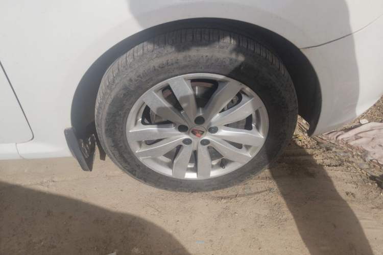 Used Roewe 350 2015 1.5L Automatic Luxury Edition Right Front Wheel Hub