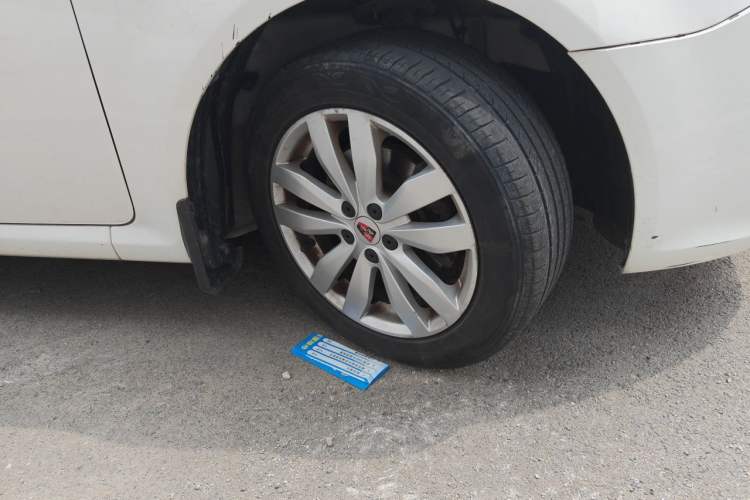 Used Roewe 350 2015 1.5L Automatic Luxury Sunroof Edition Right Front Wheel Hub
