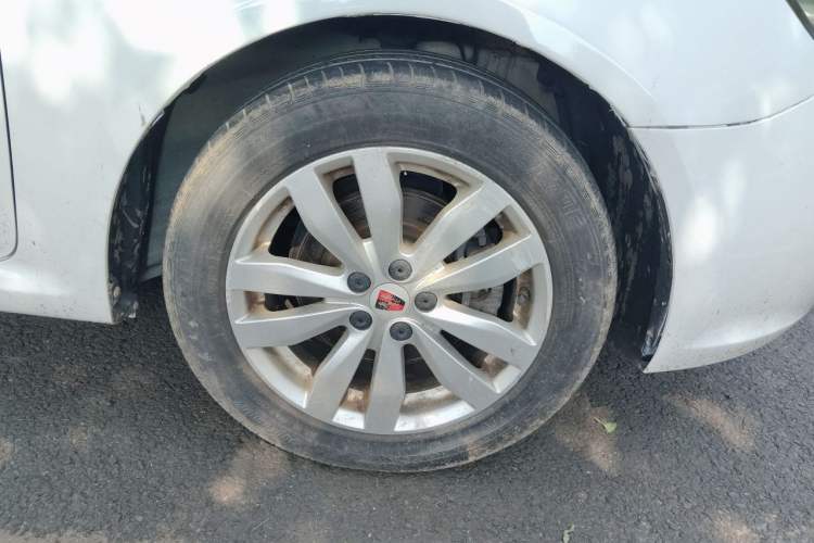 Used Roewe 350 2015 1.5L Automatic Luxury Sunroof Edition Right Front Wheel Hub