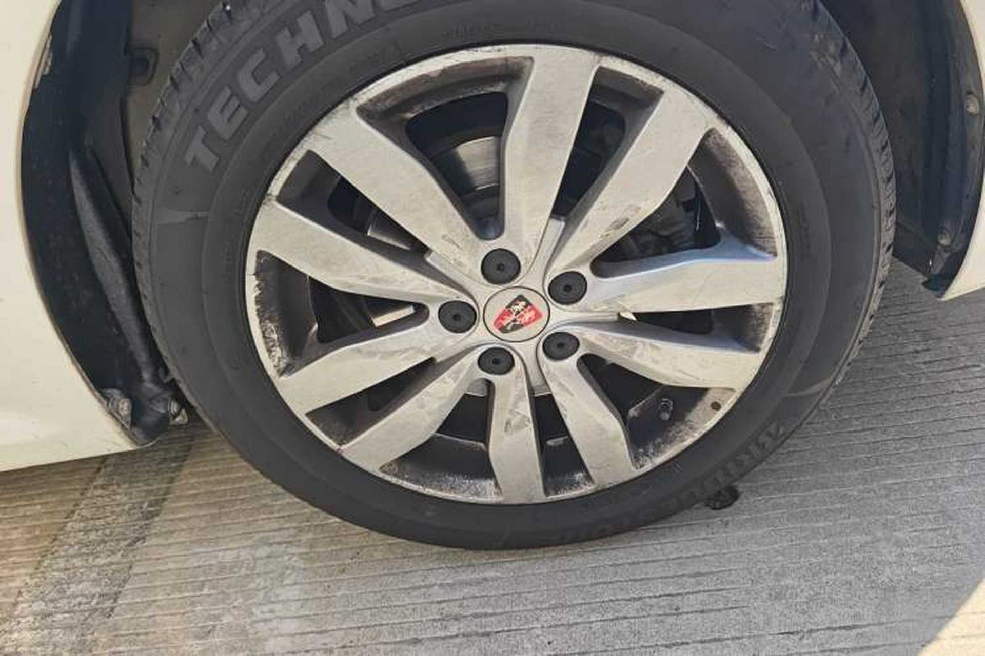 Used Roewe 350 2015 1.5L Automatic Luxury Sunroof Edition Right Front Wheel Hub