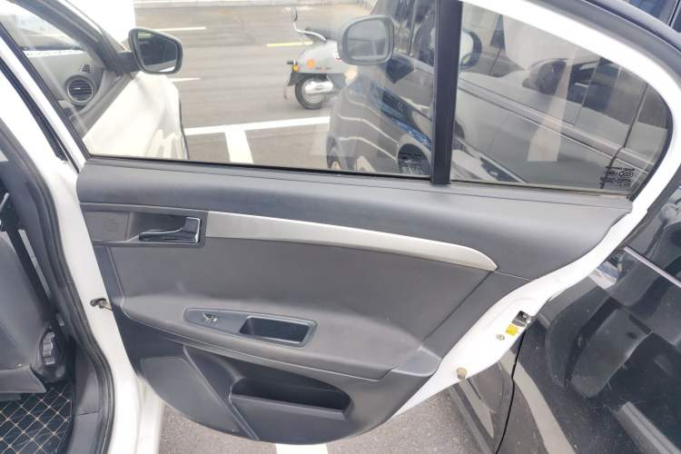 Used Roewe 350 2015 1.5L Manual Luxury Sunroof Edition Right Rear Door Interior