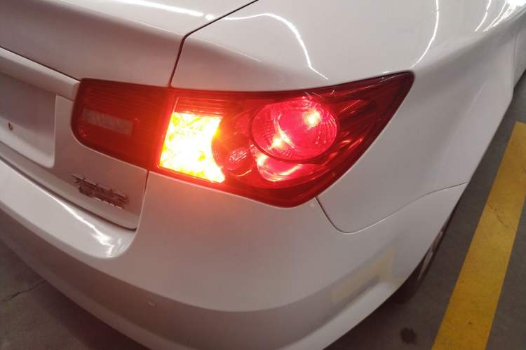Used Roewe 350 2015 1.5L Automatic Luxury Sunroof Edition Right Rear Taillight