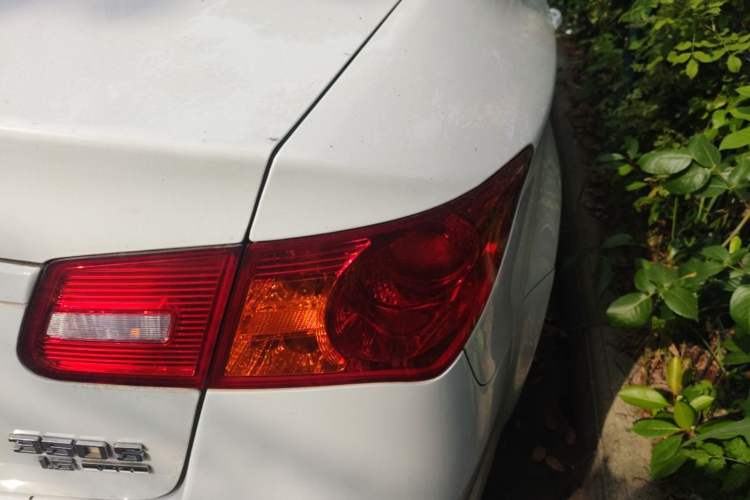 Used Roewe 350 2015 1.5L Automatic Luxury Sunroof Edition Right Rear Taillight