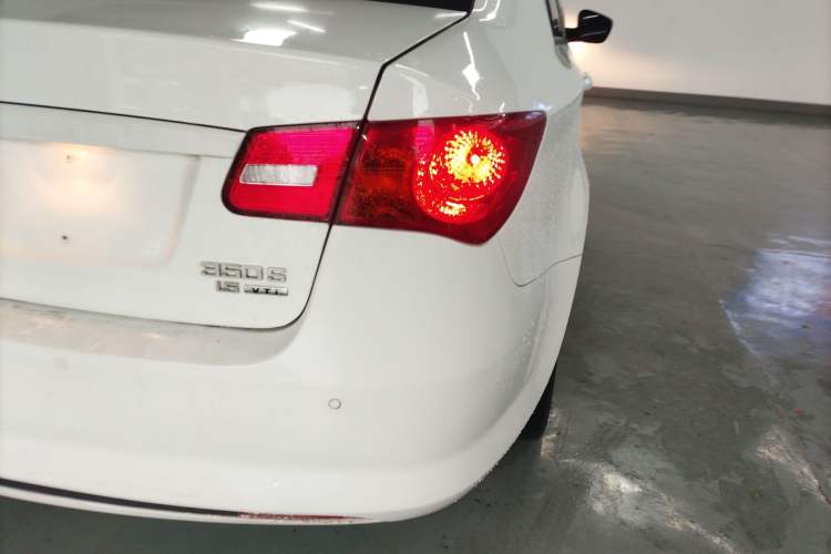 Used Roewe 350 2015 1.5L Automatic Luxury Sunroof Edition Right Rear Taillight
