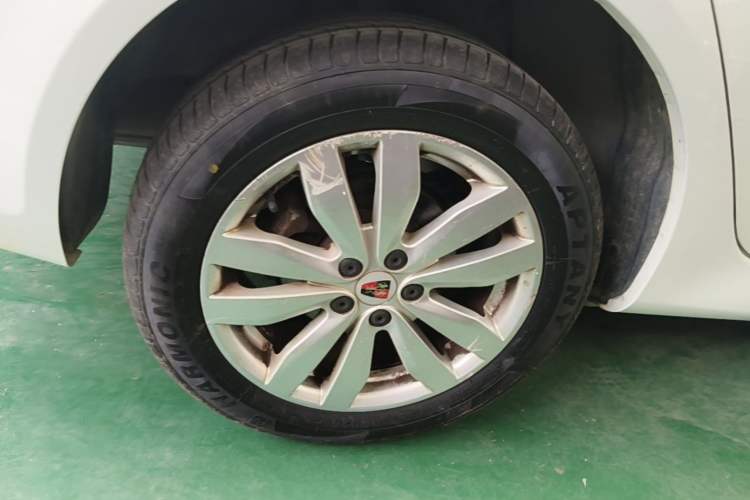Used Roewe 350 2015 1.5L Automatic Luxury Sunroof Edition Right Rear Wheel Hub
