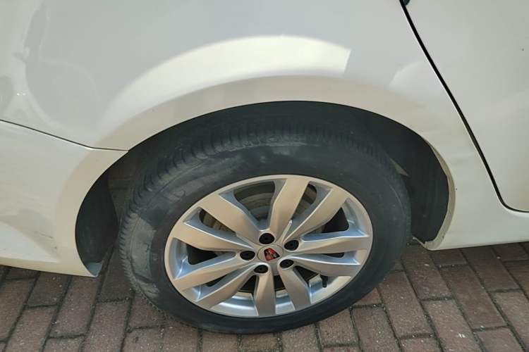Used Roewe 350 2015 1.5L Manual Luxury Sunroof Edition Right Rear Wheel Hub