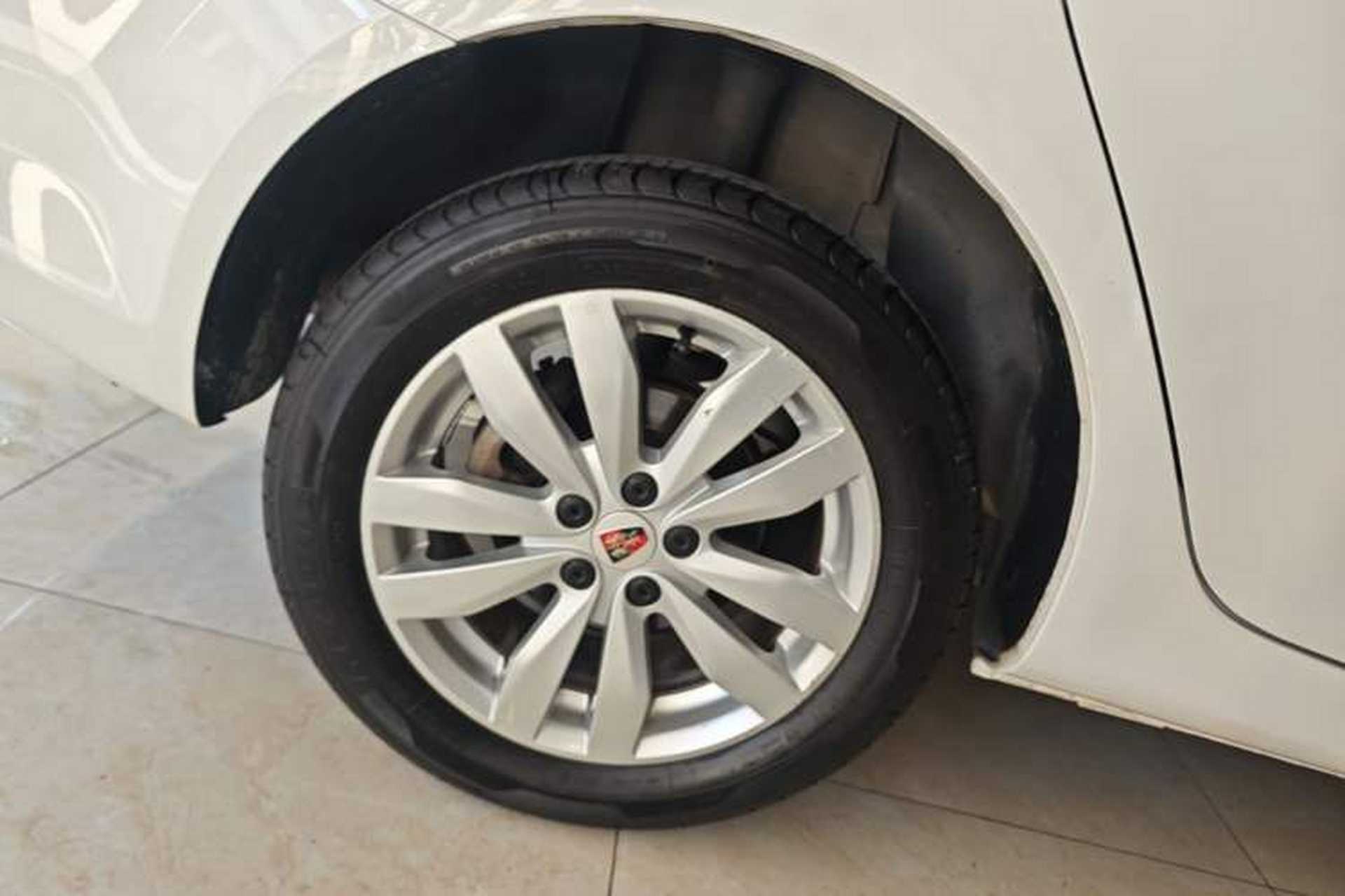 Used Roewe 350 2015 1.5L Automatic Luxury Sunroof Edition Right Rear Wheel Hub